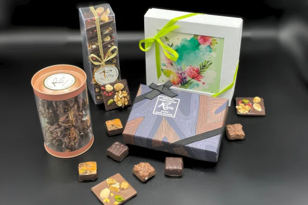 Assortiment de chocolats réalisés par notre maitre artisan chocolatier